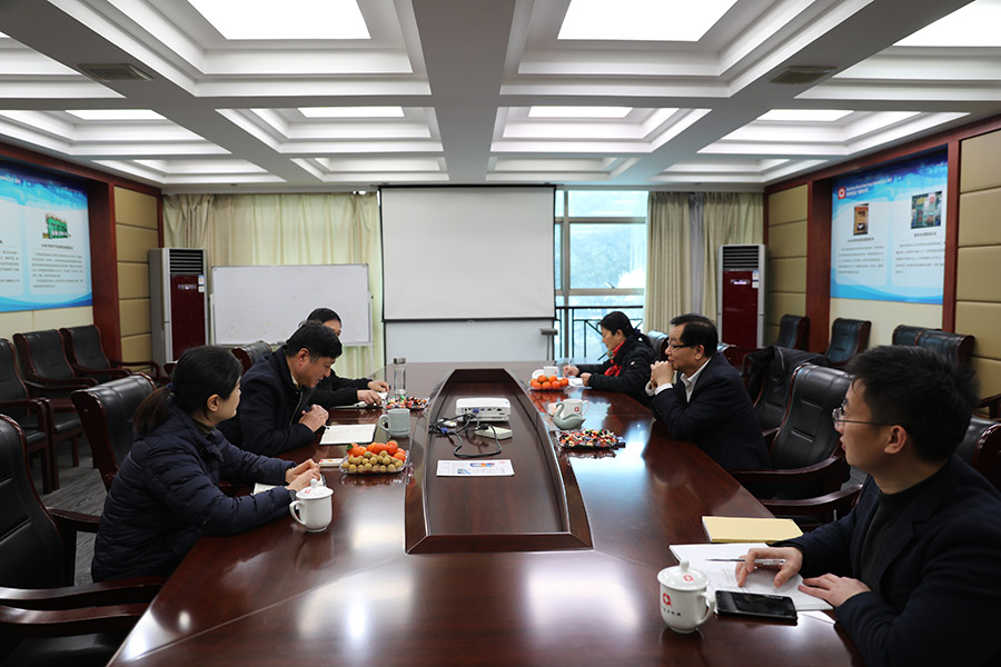 市人大黨組副書記、副主任施根寶蒞臨公司考察.JPG